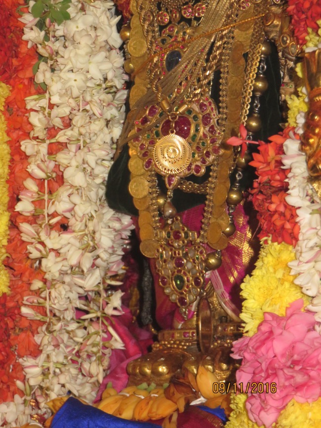 kanchi_sri_varadaraja_perumal_temple_peiyazhwar_satrumarai_utsavam_13
