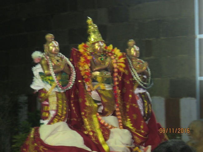 kanchi_sri_varadaraja_perumal_temple_peiyazhwar_satrumarai_utsavam_17
