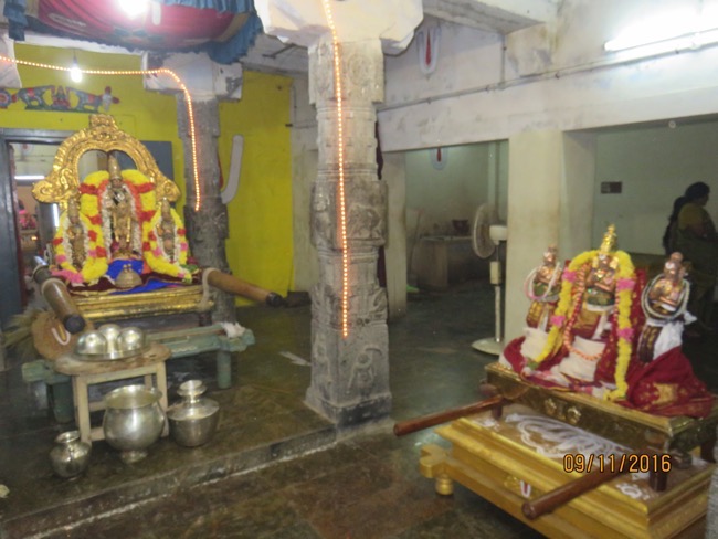 kanchi_sri_varadaraja_perumal_temple_peiyazhwar_satrumarai_utsavam_23