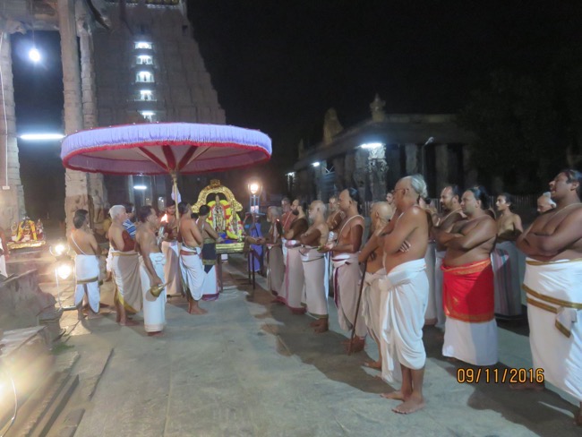 kanchi_sri_varadaraja_perumal_temple_peiyazhwar_satrumarai_utsavam_27