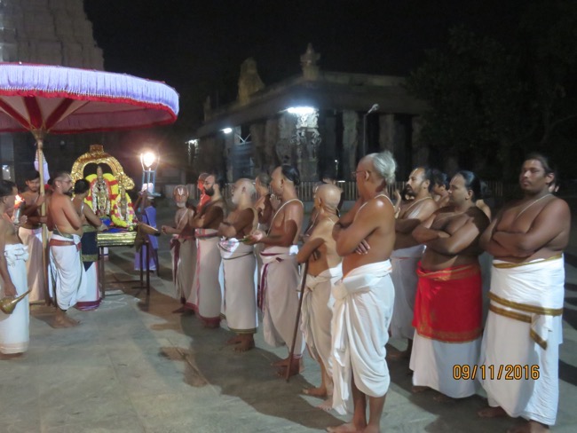 kanchi_sri_varadaraja_perumal_temple_peiyazhwar_satrumarai_utsavam_29