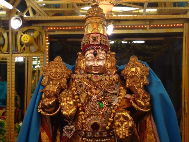 thiruvelukkai-azhagiya-singaperumal-temple-aippasi-swathi-2016002