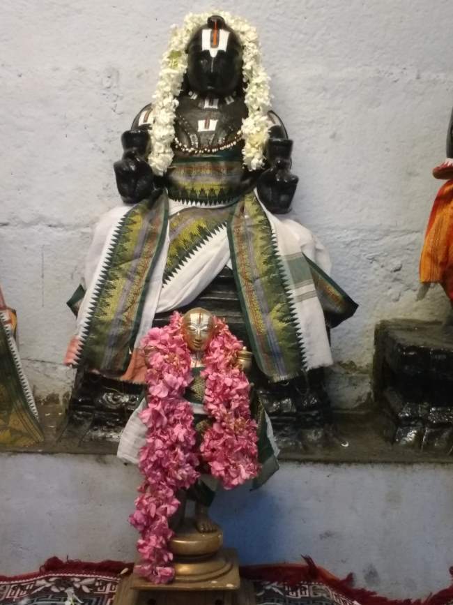 thiruvelukkai-azhagiya-singaperumal-temple-aippasi-swathi-2016011